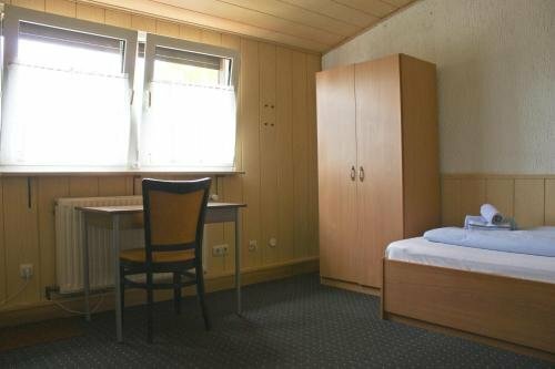Гостиница Gästehaus Am Heuss-Platz в Эрлангене