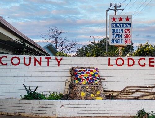 Фото County Lodge Motor Inn