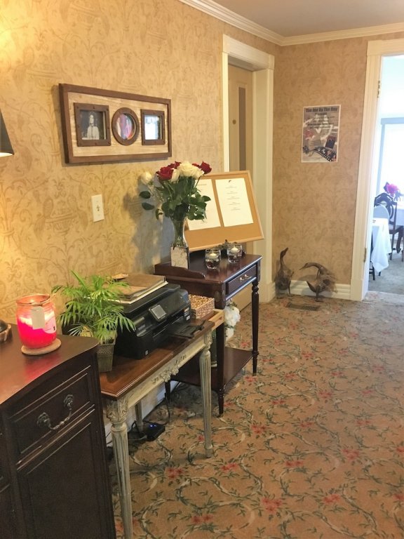 Фото Inn by The Bay