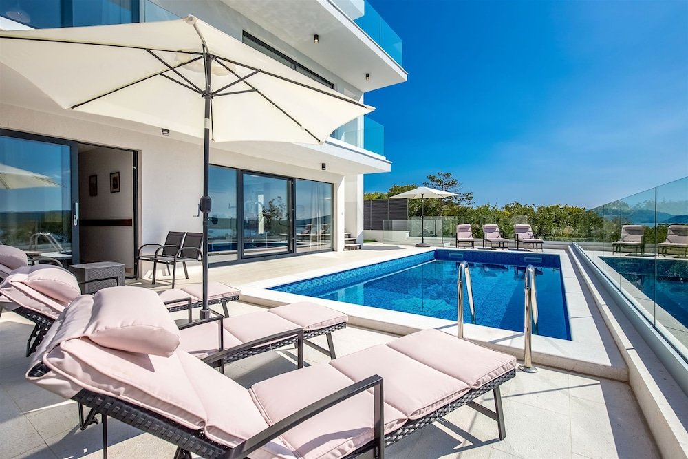 Фото House Luxus Villa Arly