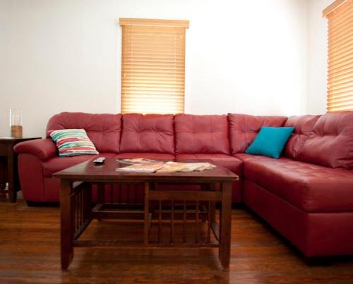 Фото Blue Moon Guest House and Saloon