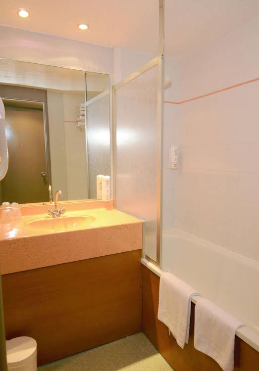 Фото Hôtel Les Nomades Beaune