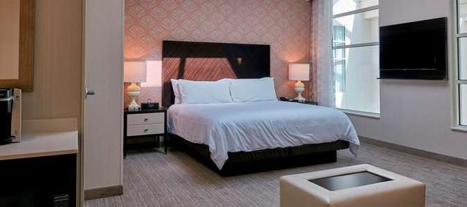 Фото Embassy Suites Louisville Downtown