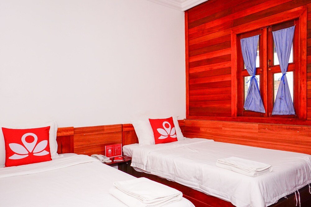 Фото Oyo 210 Hotel Five 2