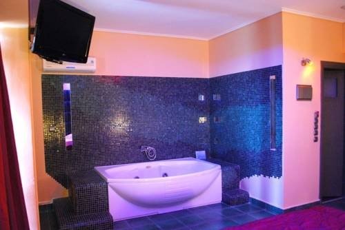 Фото Scorpios Hotel