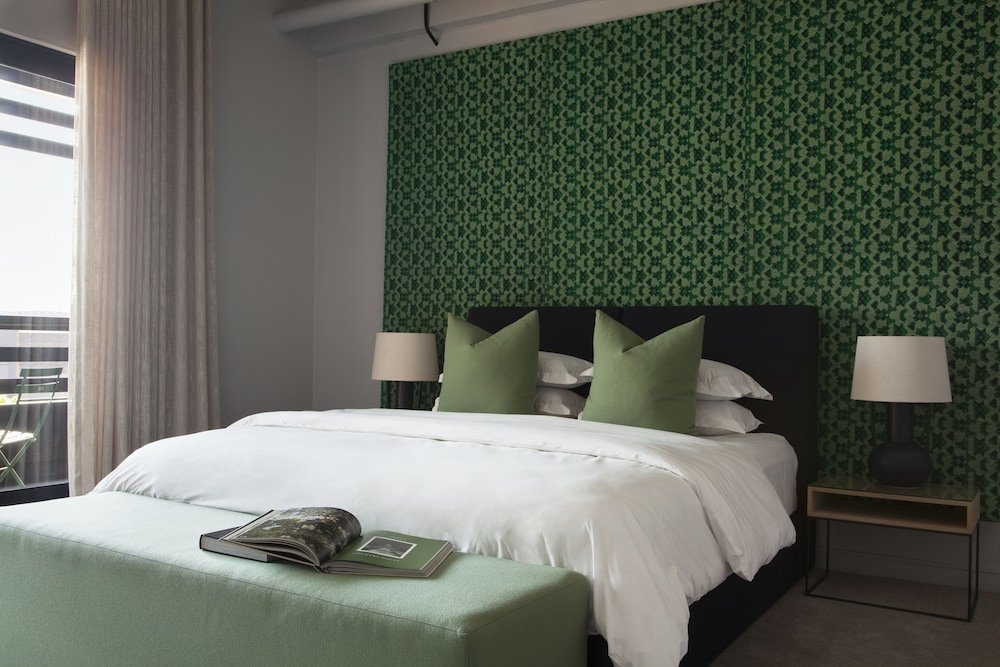 Фото Hallmark Hotel