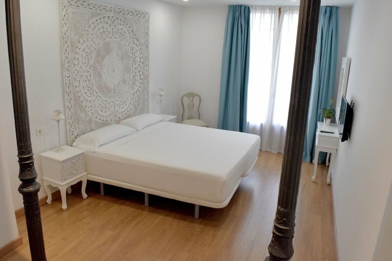Los Amigos VIP Rooms