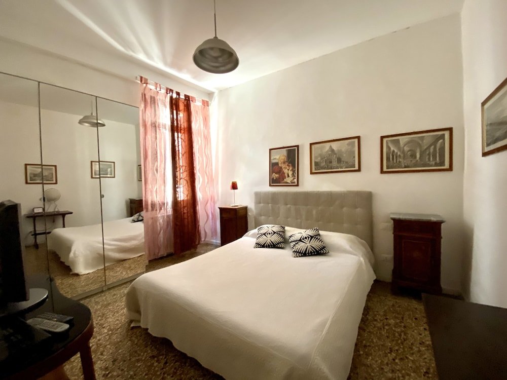 Фото La Dogaressa Guest House