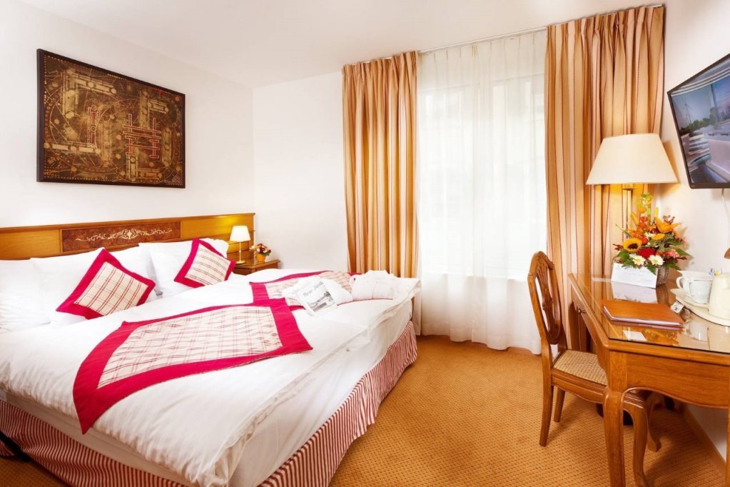 Фото Hôtel de la Couronne