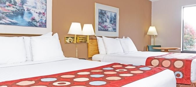 Фото Super 8 by Wyndham Wausau