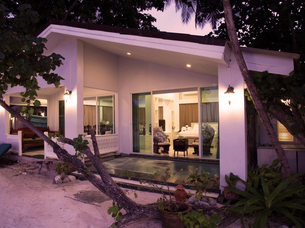 Фото Racha Island Resort by Rayaburi Group