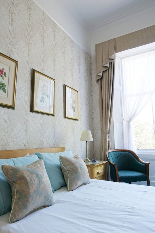 Фото Gladstone House