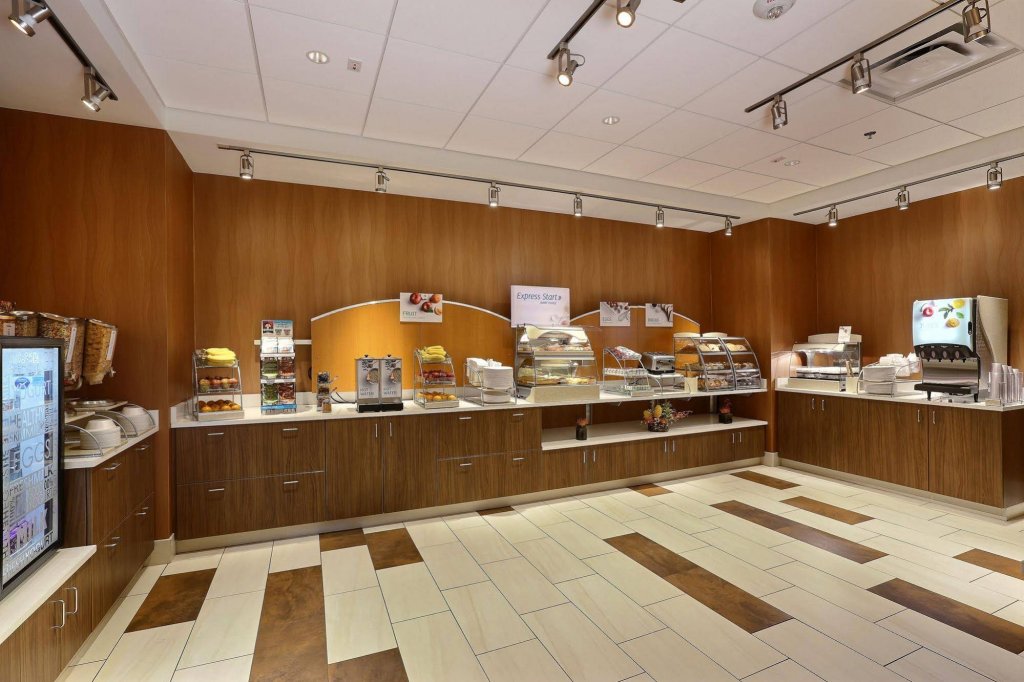 Фото Holiday Inn Express Denver Downtown, an Ihg Hotel