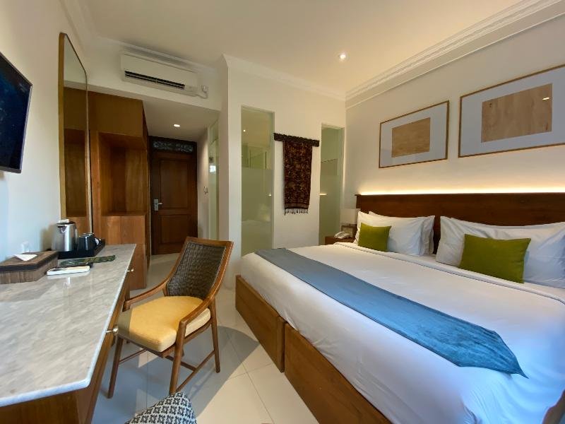 Фото Umpadhi Canggu Hotel