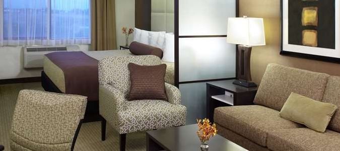 Фото Best Western Plus Lackland Hotel & Suites