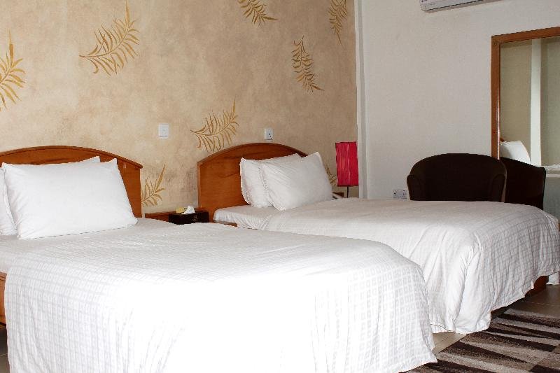 Фото Airport West Hotel