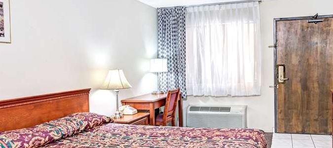 Фото Vantage Point Inn Woodland Hills