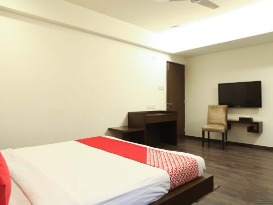 Фото Oyo 26499 Check Inn Service Apartment