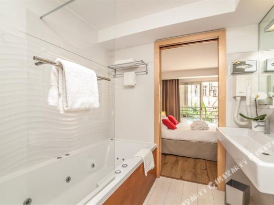 Фото Hotel Montaigne & SPA