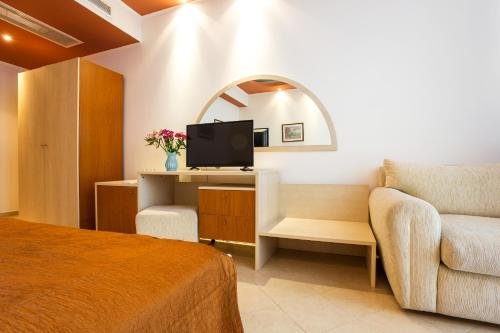 Фото Golden Pearl Hotel