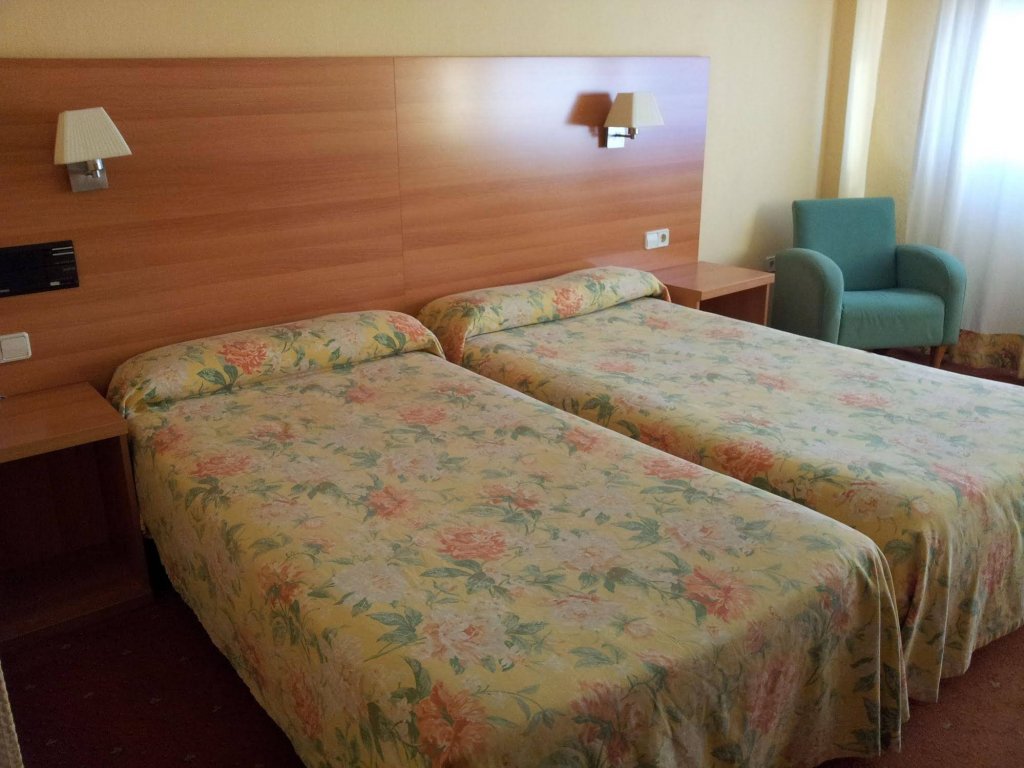 Фото Hotel San Millan