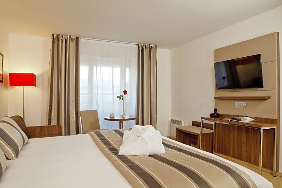 Фото Residhome Appart Hotel Paris-Massy