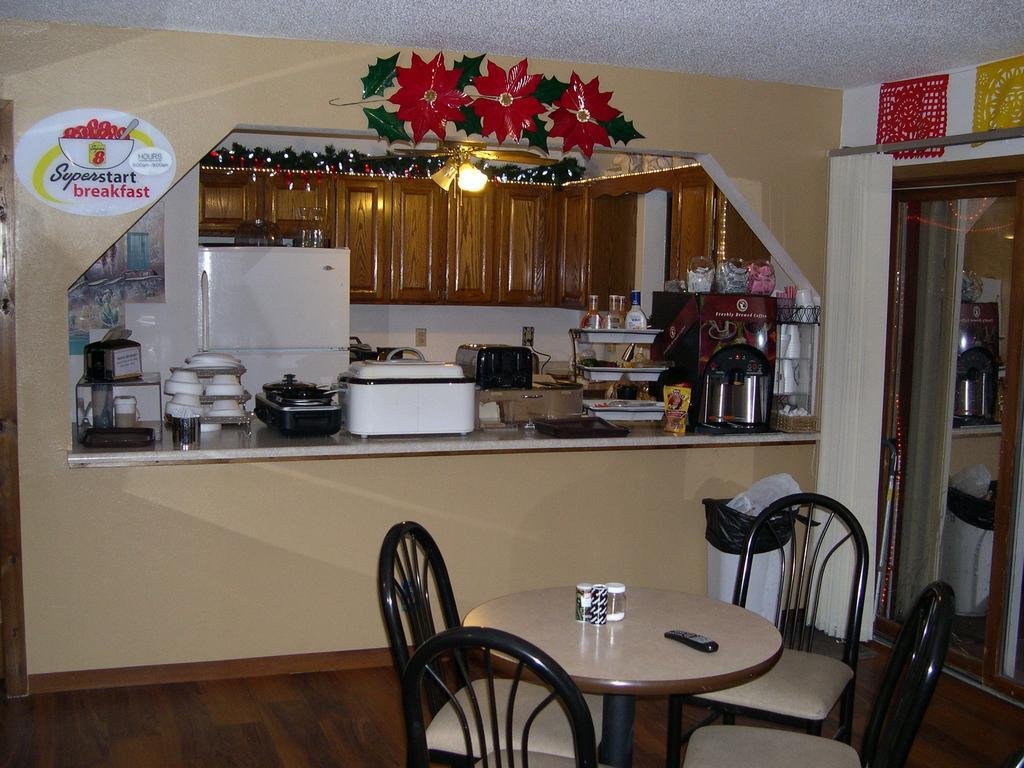 Фото Super 8 by Wyndham Las Vegas