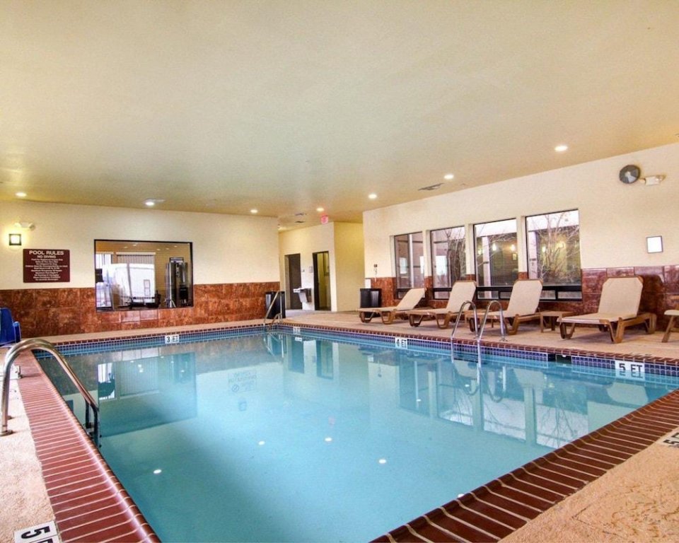 Фото MainStay Suites