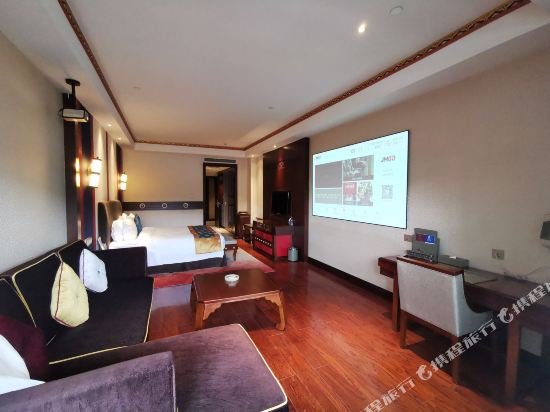 Фото St. Potala Hotel