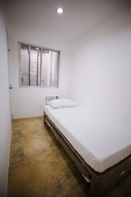 Фото Oyo 561 Abn Hostel