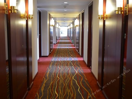 Фото Wuxi Lakeview Park Resort