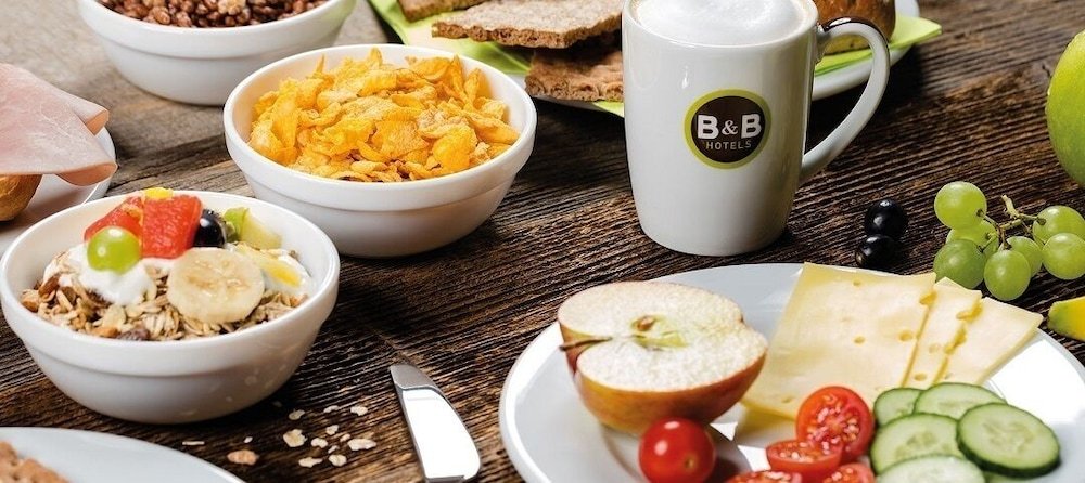 Фото B&b Hotel Stuttgart-Neckarhafen