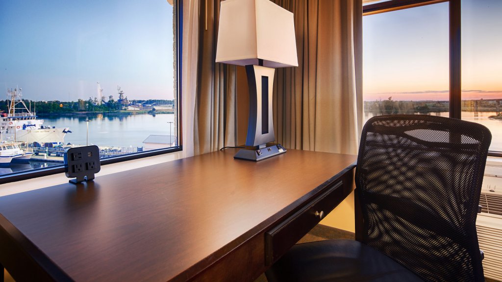 Фото Best Western Plus Coastline Inn