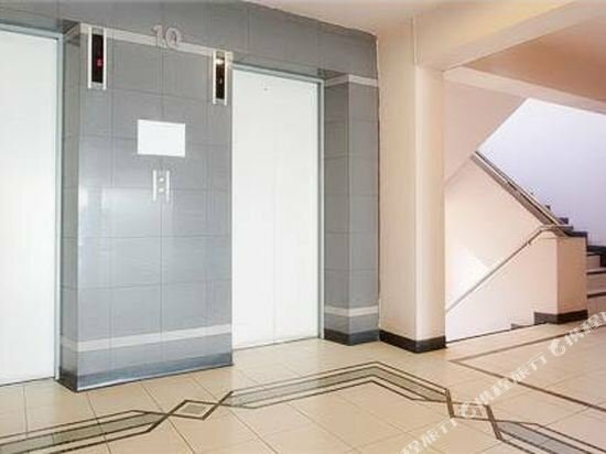 Hotel Grand Residence Ngamwongwan 19, Bangkok, photo