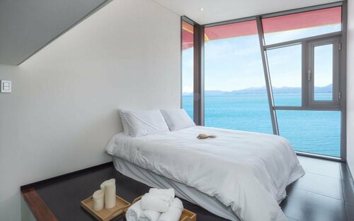 Гостиница Namhae Pumda Pool Villa Pension