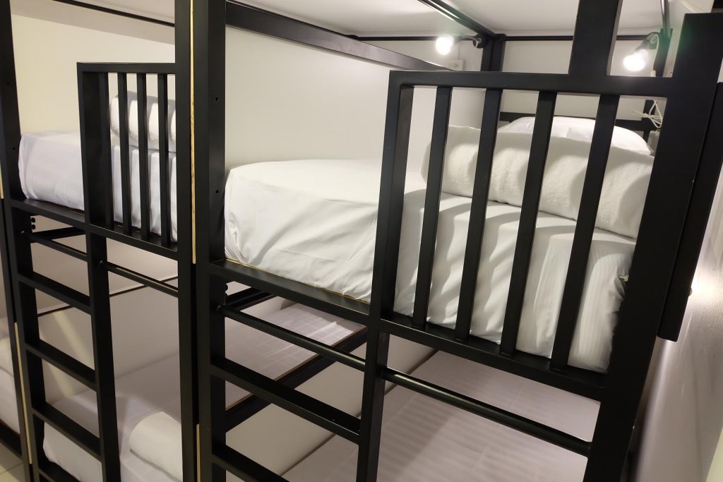 Фото Asoke Montri Hostel