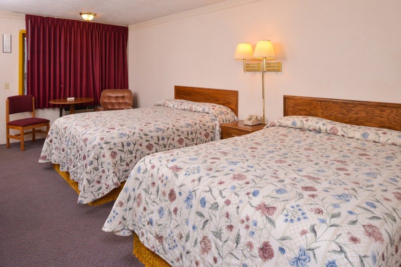 Фото Red Carpet Inn North East