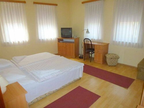 Гостиница Hotel Vadászkürt Superior в Секешфехерваре