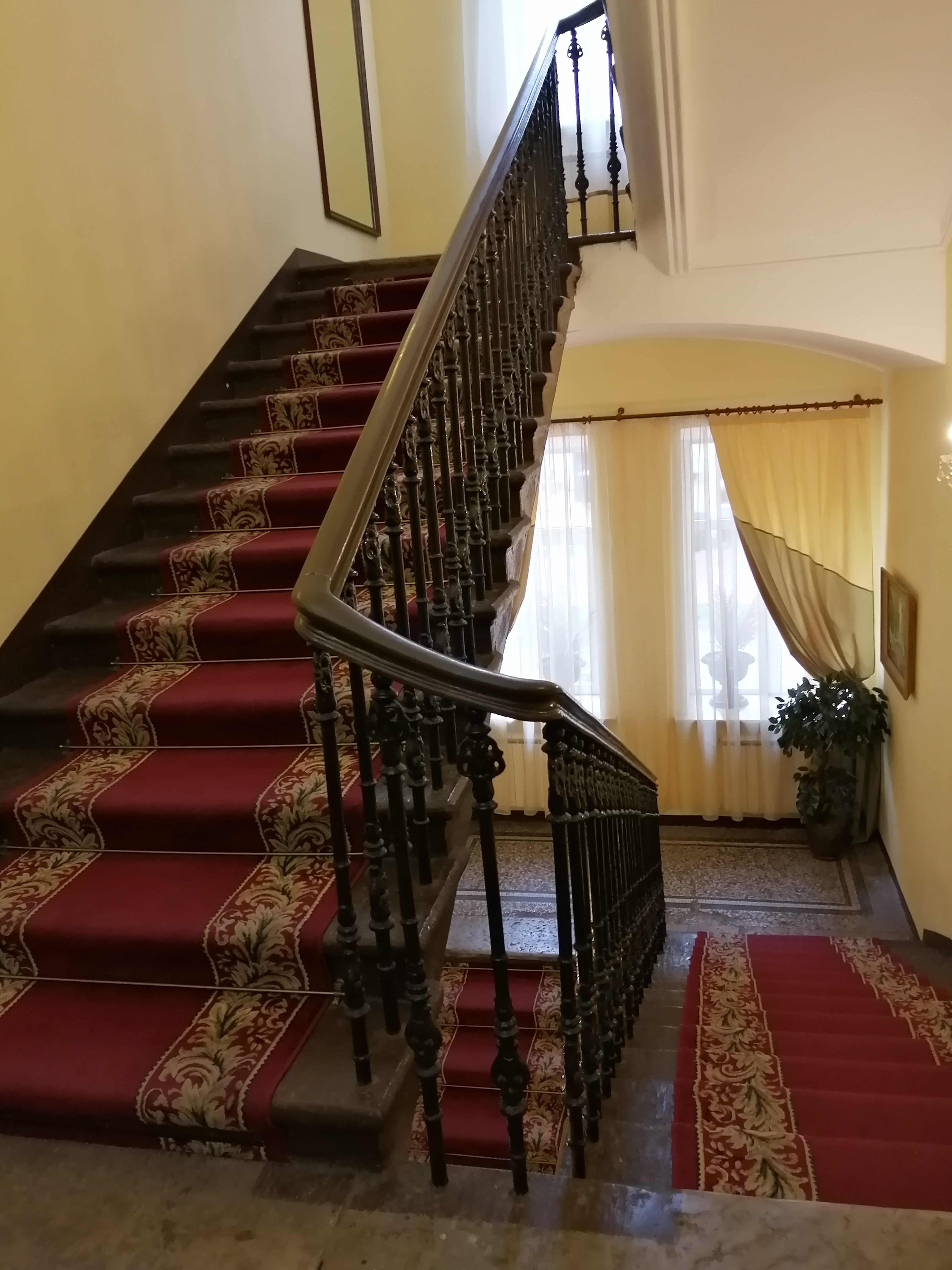 Фото У Эрмитажа