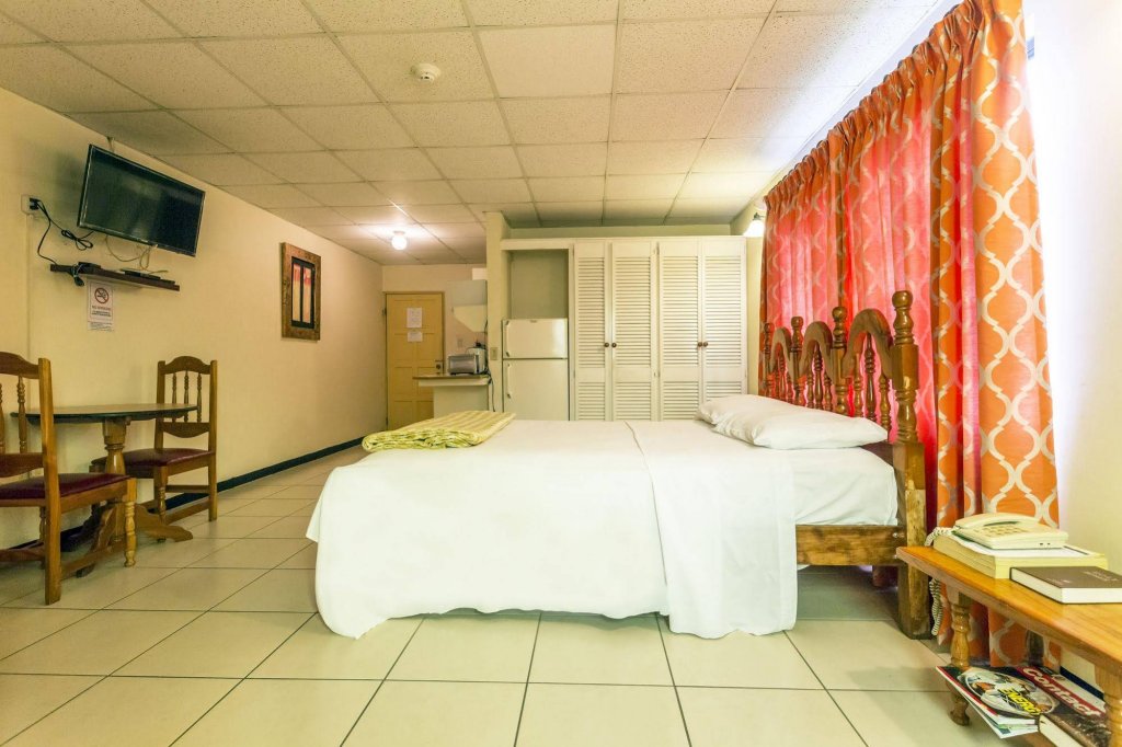 Фото Sundeck Suites