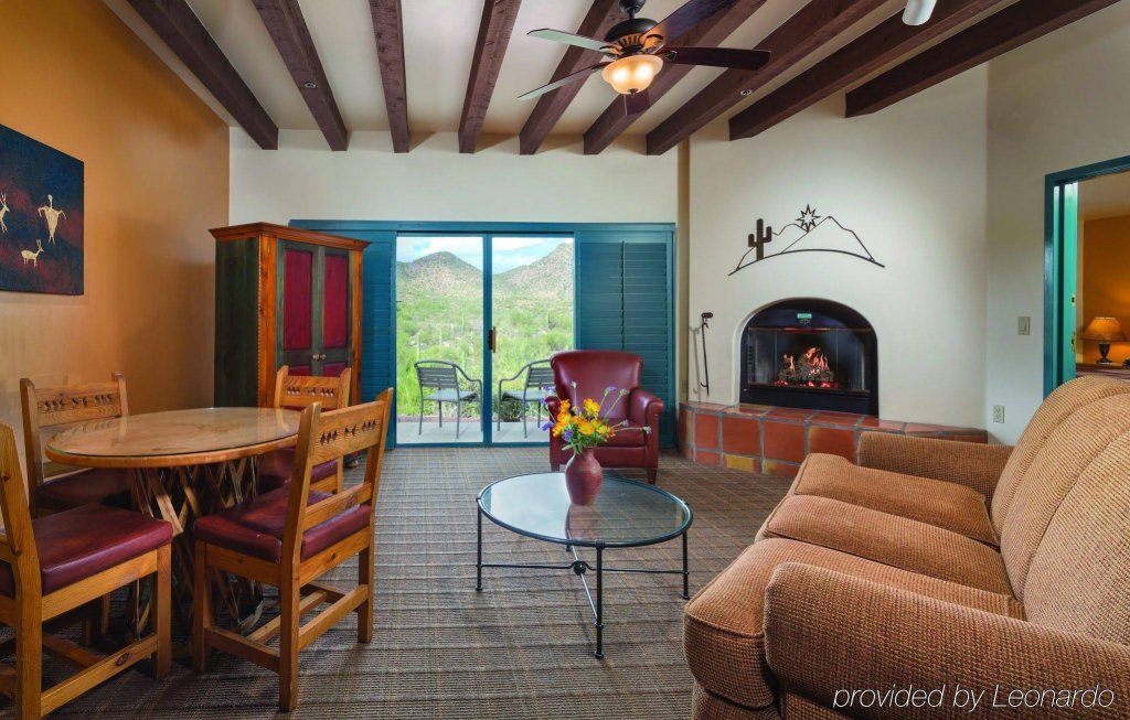 Фото Starr Pass Golf Suites