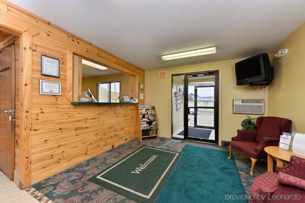 Фото Americas Best Value Inn and Suites Detroit Lakes