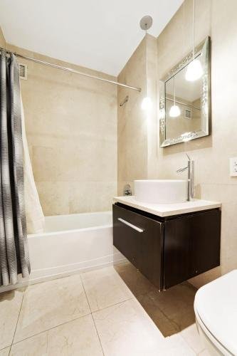 Фото The 95 Wall