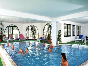 Гостиница Mayfair Gardens