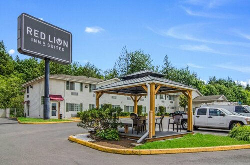 Гостиница Red Lion Inn & Suites Port Orchard