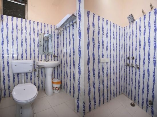 Фото Oyo 9927 Hotel Prakash Inn