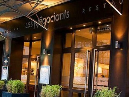 Гостиница Hôtel Les Negociants в Валансе