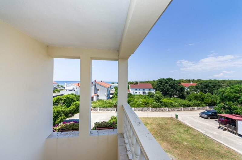 Apartment Vuzi - 100m from the sea: A6 3b Zaton, Zadar riviera
