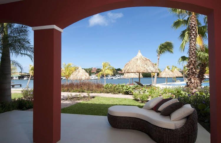 Фото La Maya Beach Spanish Water Luxury Apartment