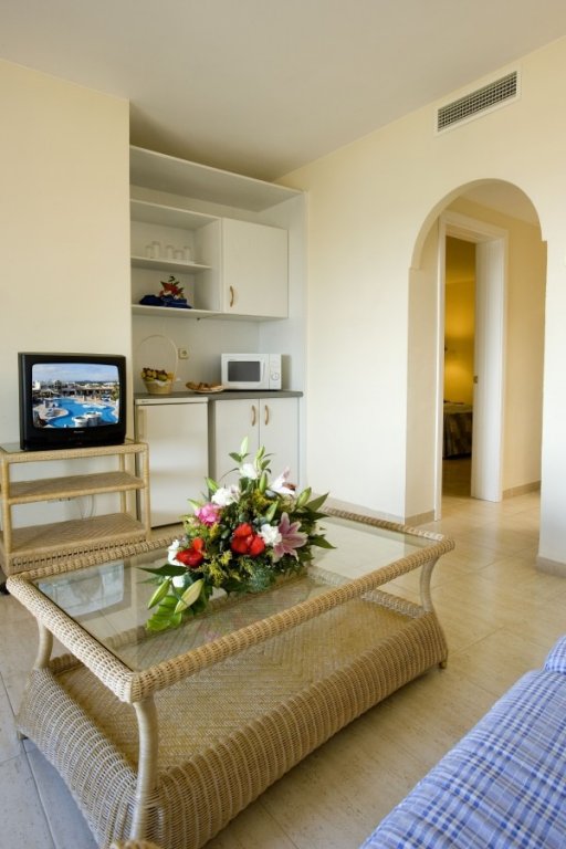 Фото Hl Club Playa Blanca Hotel